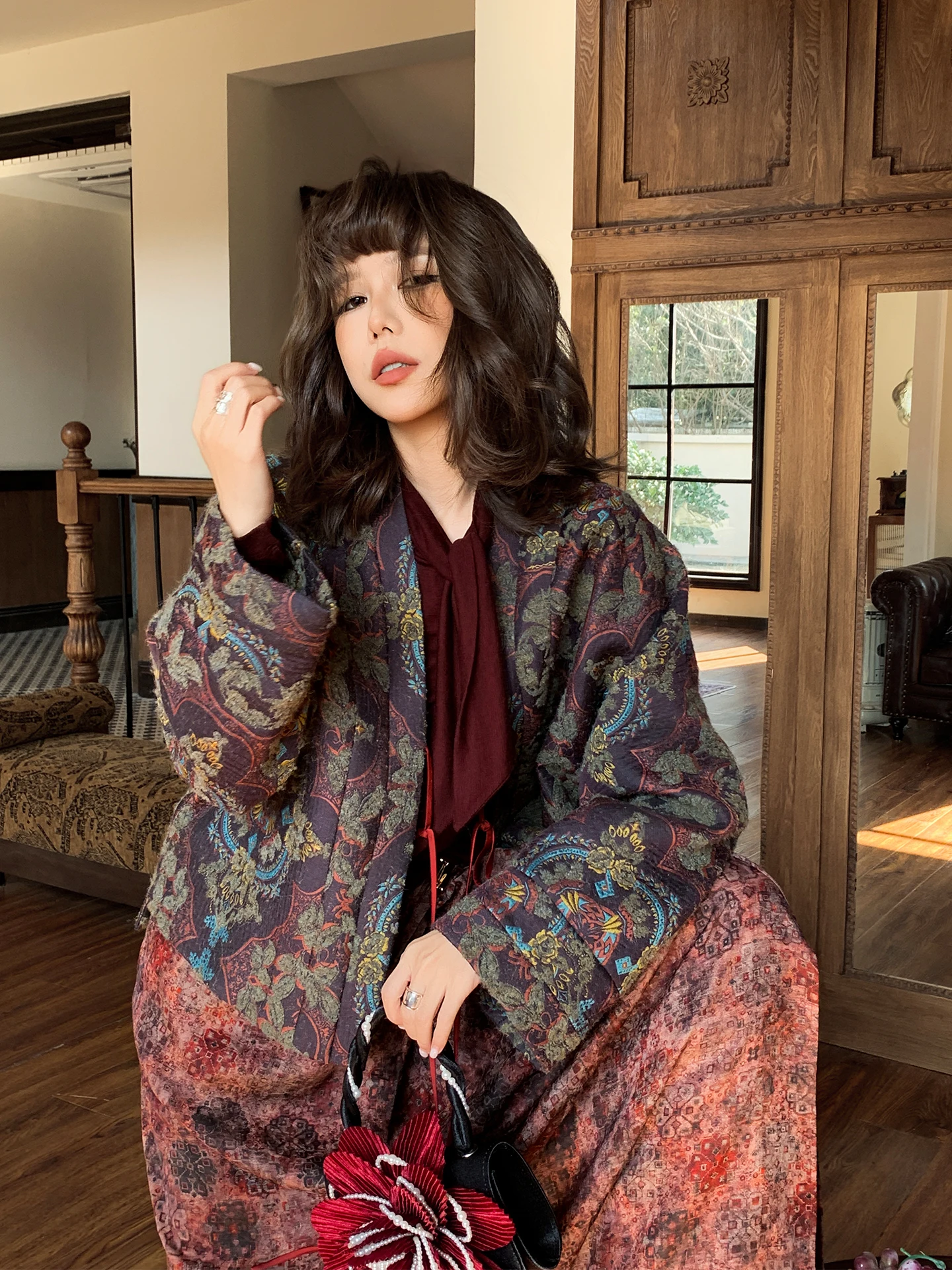 

Новая женская шерстяная куртка MOKW в этническом стиле с вышивкой, в китайском стиле, весна-осень, теплая, с V-образным вырезом, длинными рукавами