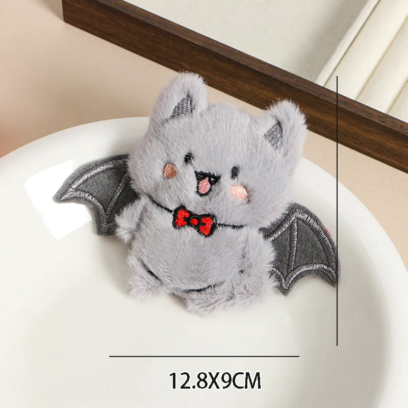 6 Stück Niedliche Halloween-Plüsch-Taschenanhänger, Tier-Schlüsselanhänger mit Fledermausflügeln, Weiches Anhänger-Set für Mädchen und Teenager, Partygeschenk für Feiertage – Detail 7
