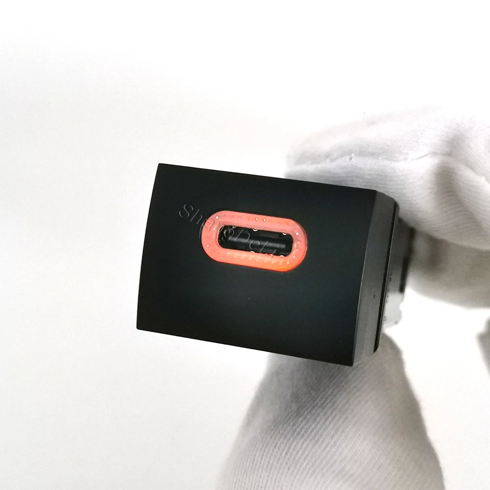 1 قطعة مقبس شاحن السيارة واحد نوع-C PD شحن منفذ محول الطاقة واجهة المقبس لميتسوبيشي أوتلاندر 2023