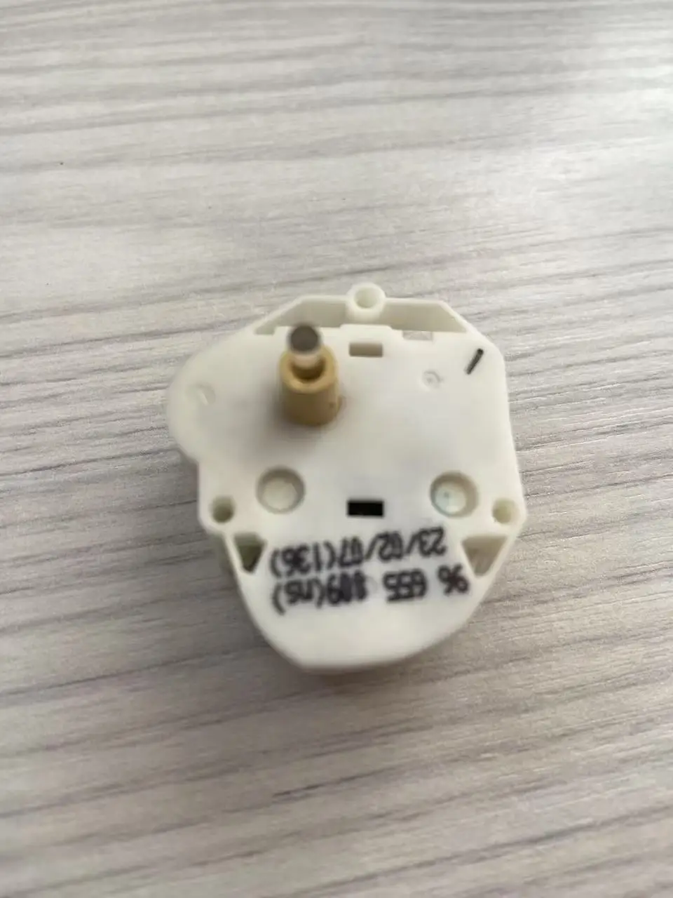 

Шаговый двигатель для Mercedes R171 SLK280 SLK350 SLK55 SLK300 Датчик часов 96655009