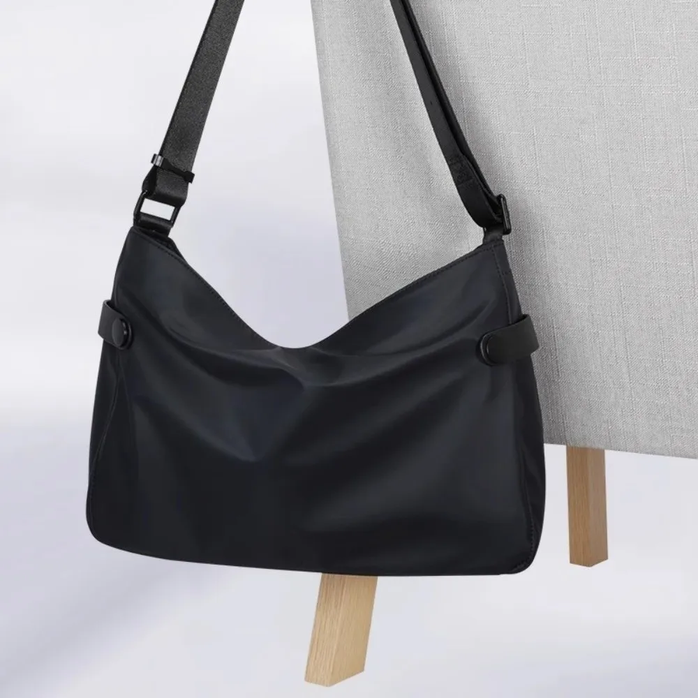 Casual Large Capacity Shoulder Bag Nylon Adjustable Shoulder Strap Crossbody Bag Solid Color Messenger Bag Men