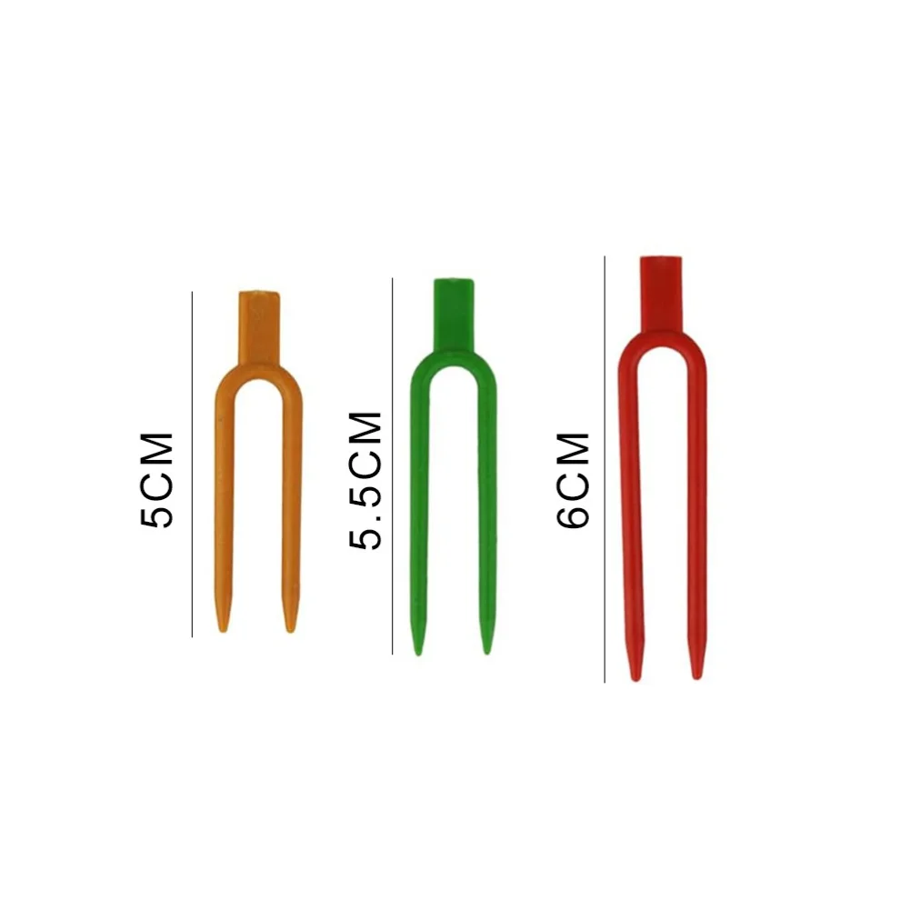 Gardening Support Clips for Vining Plants Plastic Pins to Maintain Plant Structure and Encourage Uniform Growth Patterns