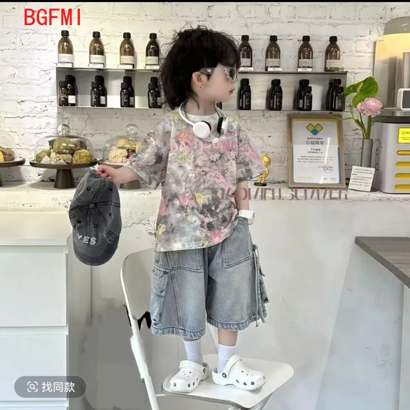 Boys Tie Dye Short Sleeved T-shirt Retro Calf-Length Jeans Set Fashionable and Casual Summer Top Capris Overalls Two-piece Set