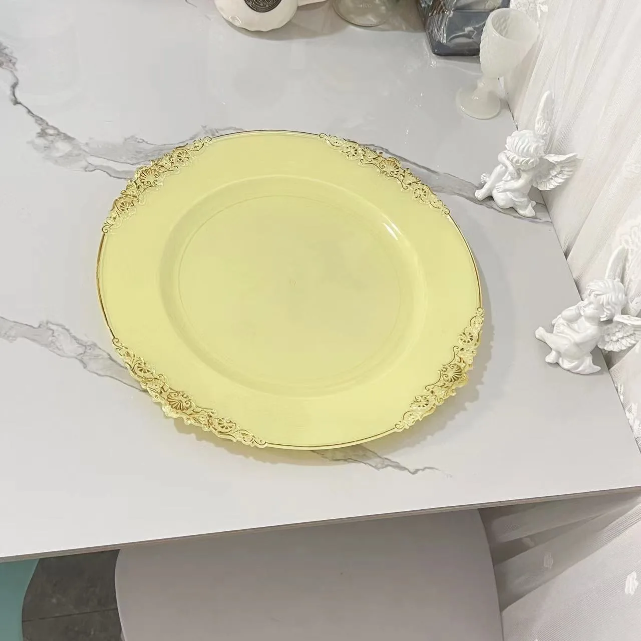 13inch White Gold Border Round Plastic Charge Plates Luxury Wedding Party Hotel Banquet Decoration 33cm Wedding Charger Plates