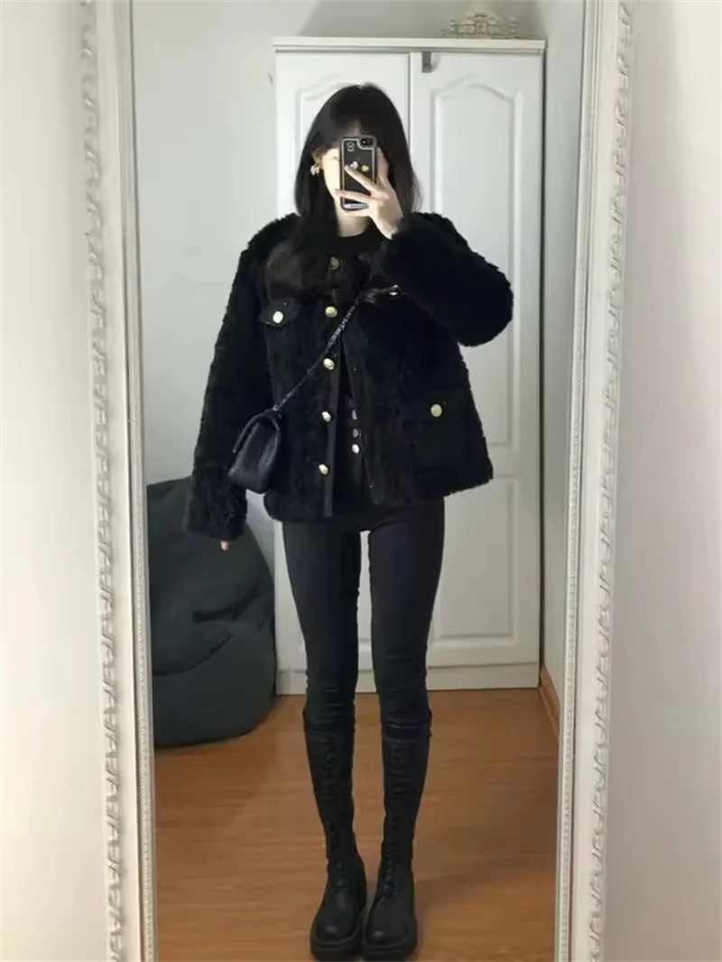 Koreańska kurtka z futra jagnięcego damska 2025 nowa zimowa elegancja damska bawełniana odzież zapinana na guziki pikowana kurtka damska