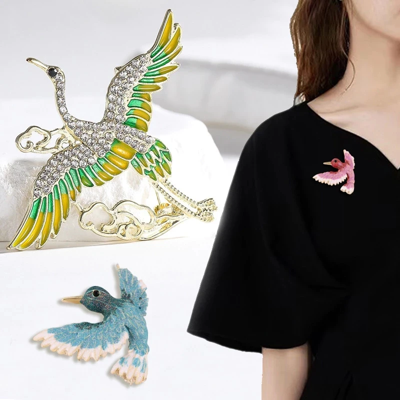Mini Rhinestone Cranes Shaped Brooches Metal Hummingbird Animal Pins Lapel Brooches Women Clothes Badges Accessories Gifts