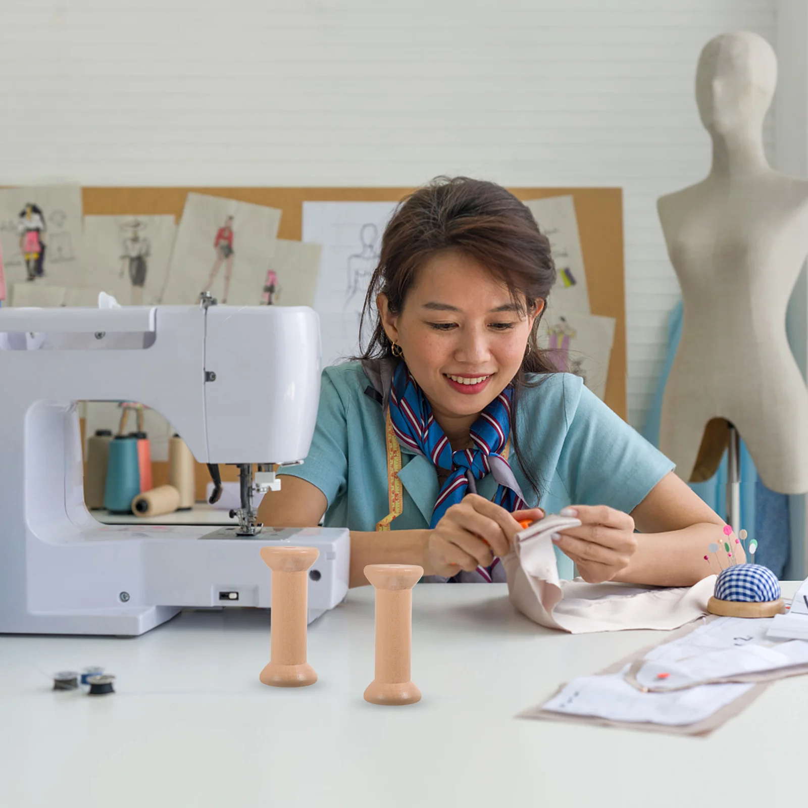 

2Pcs Wooden Empty Spools Vintage Style Smooth Surface Efficient Winding Suitable Various Threads Durable Sewing Embroidery Craft