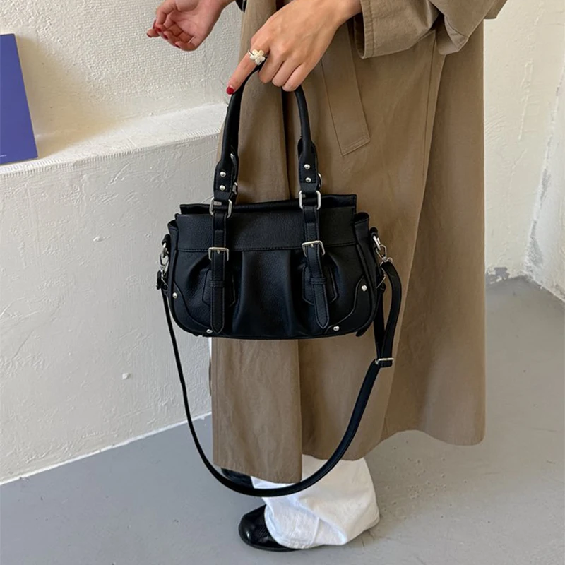 Ladies' Handbag 2026 Multi Pocket Shoulder Bag New Commuter Carrying Crossbody Bags Locomotive Solid Color Design