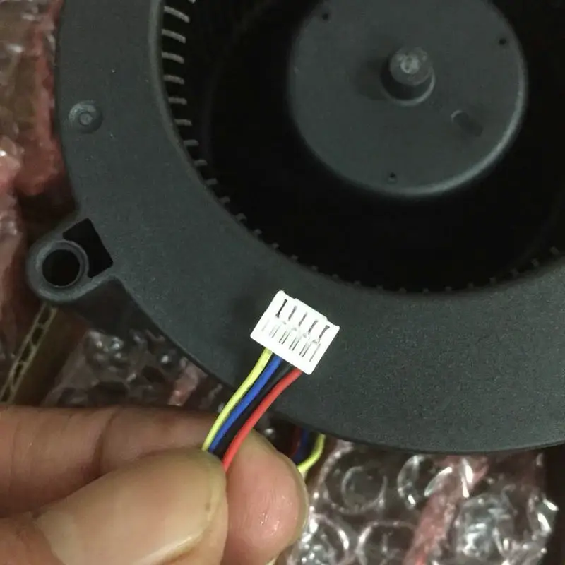 La ventola di raffreddamento originale per proiettore BSB1012HE 12V 1,40A