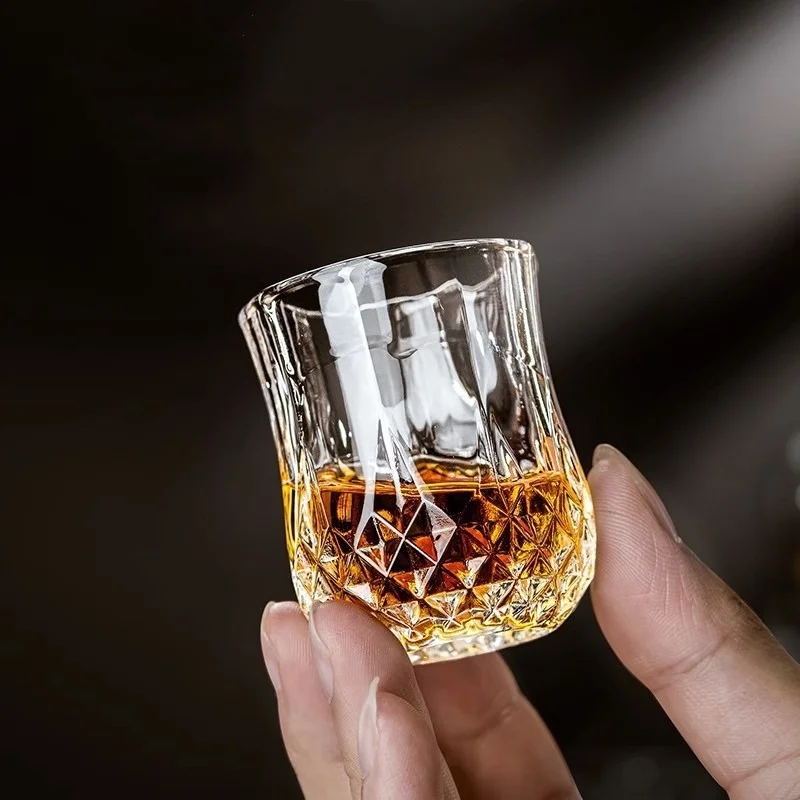6 قطعة كوب ويسكي الزجاجي الروم Liqueur زجاج صغير النار الإبداعية الماس على شكل خمر الإغاثة كوب المنزلية حفلة بار أدوات الشرب