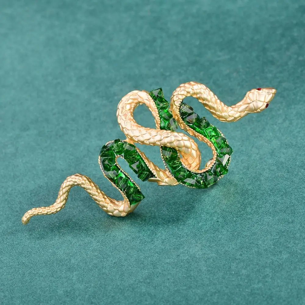 Vintage Zodiac Snake Brooch Sparkling Minimalist Rhinestone Animal Collar Pins High-grade Temperament Anti-slip Snake Lapel Pin