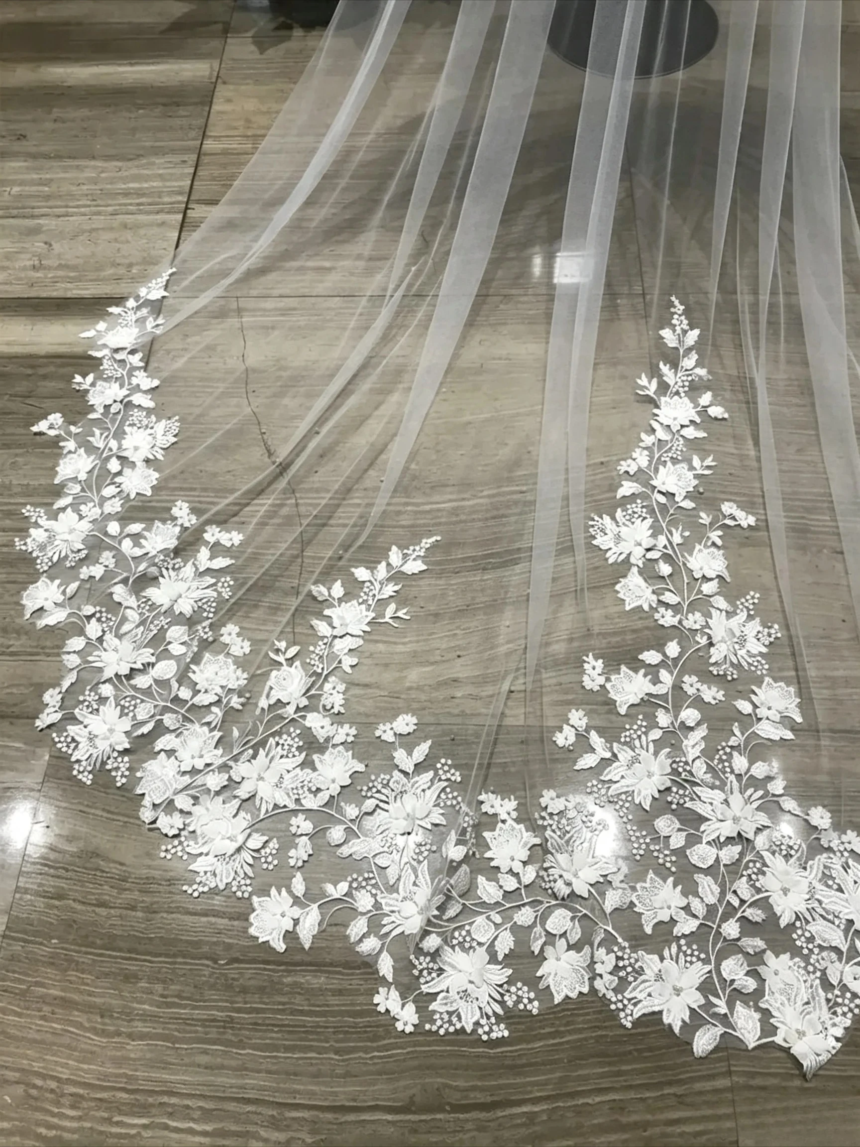 Wedding Dress 3D Floral Veil with Floral Lace Wedding Veil Cathedral Luxury Pearl Custom Wedding Veil with Comb Velo De Novia