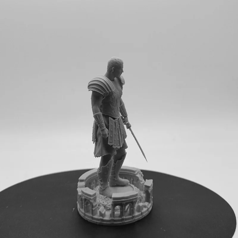 Gladiator DIY Resin gift Vertical Height 88mm Movie Character Assembly Model Kit Unpainted Unassembled Static Figurine Toys