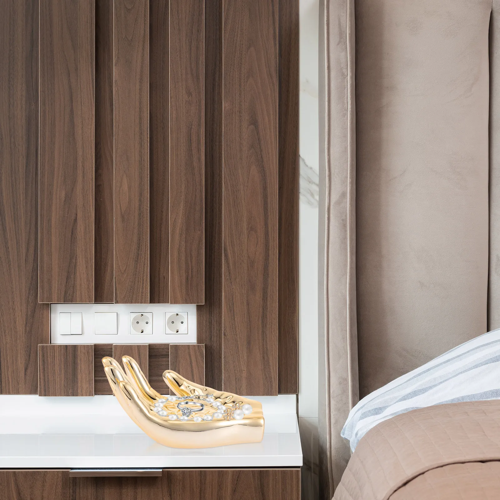 

Ceramic Palm Design Jewelry Display Holder Hand Shaped Ring Bracelet Necklace Stand for Retail Store Decorative Organizer