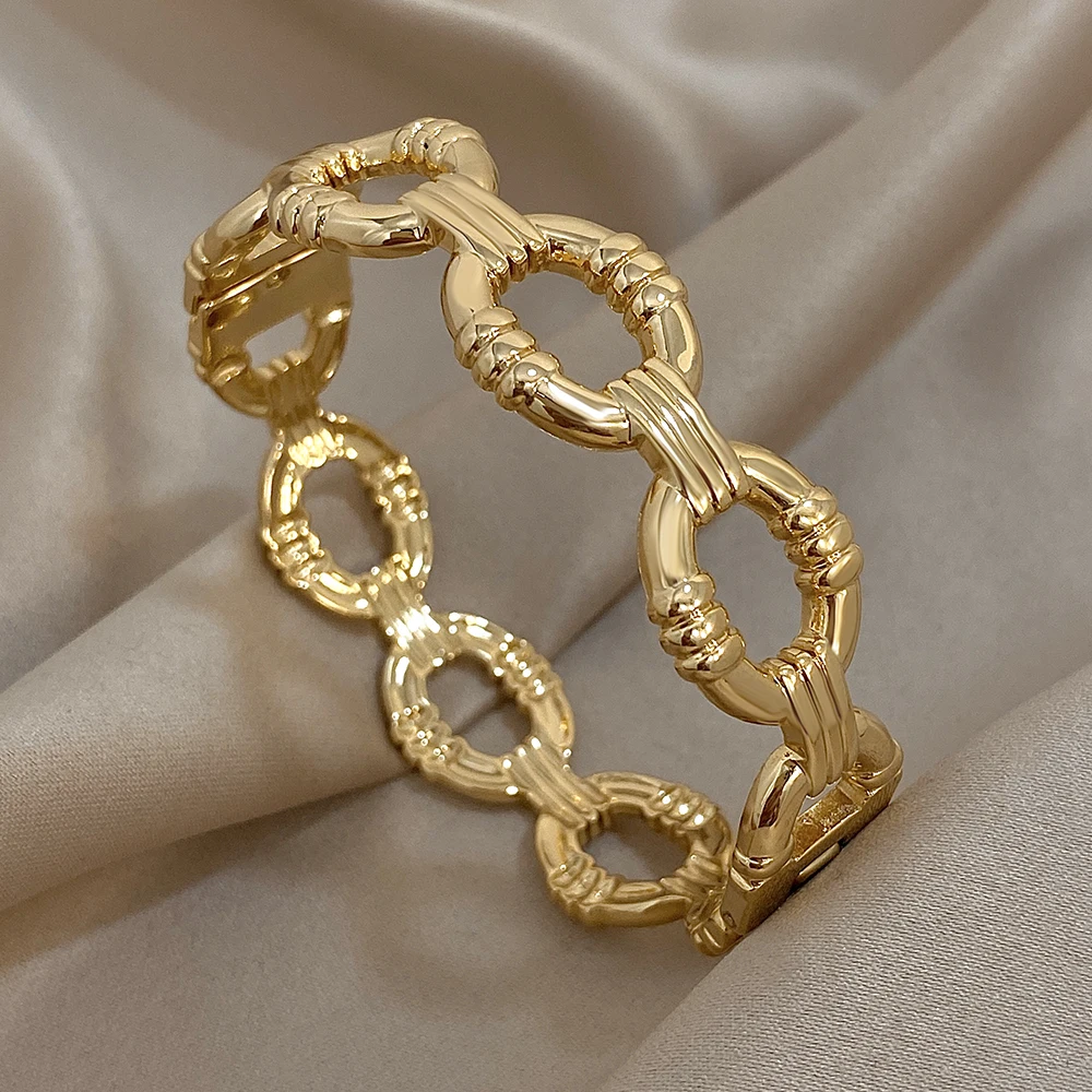 Vintage Hohlverschlussförmiges Kettenmanschettenarmband für Frauen, vergoldeter Edelstahl, breiter Armreif, wasserdichter Schmuck