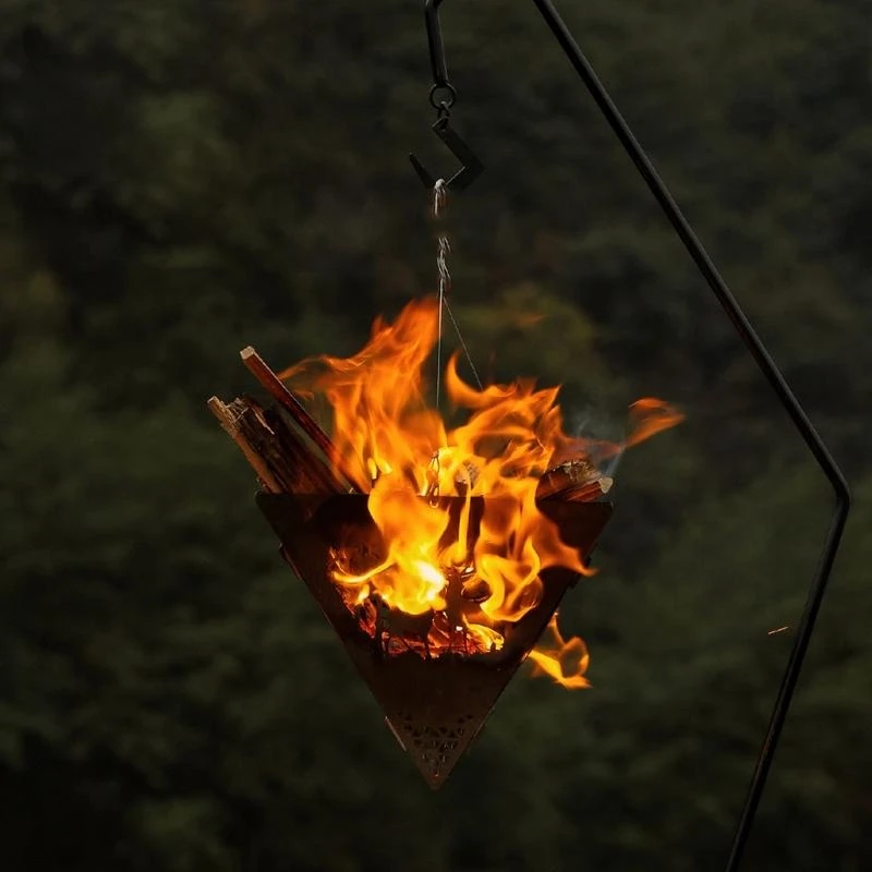 G6DE Triangular Hanging Campfire Pit Camping Stove Stand Frame