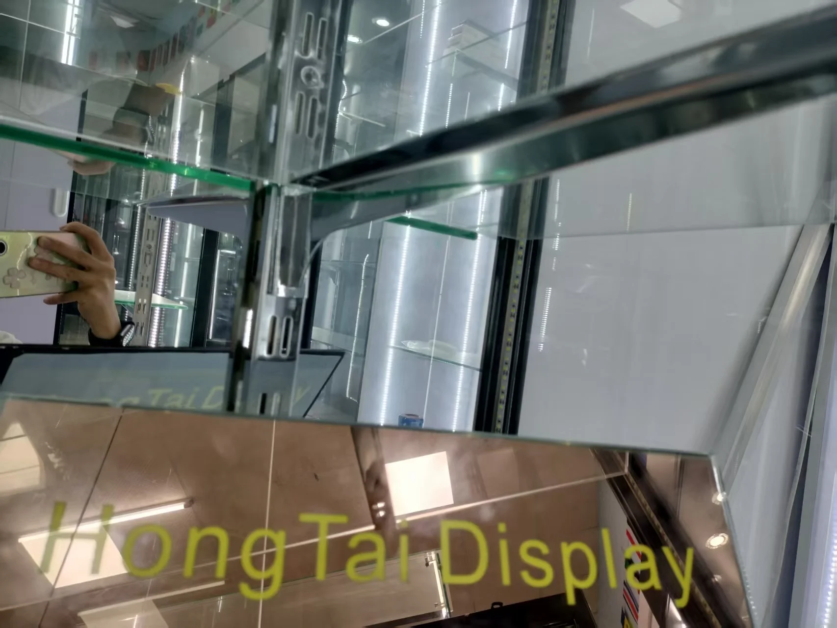 Porte coulissante en verre personnalisée, cadre carré en aluminium, raccord de magasin de fumée, affichage de magasin de détail, vitrine haute