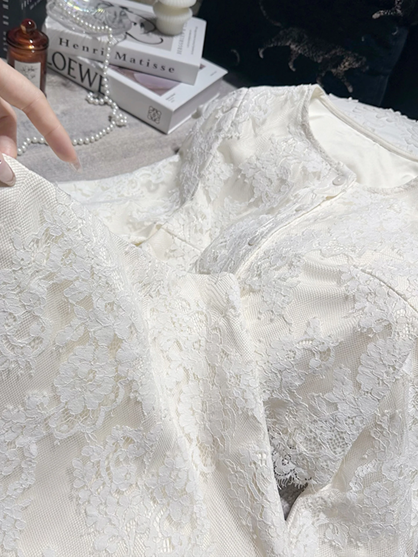 Palace Style White Hollow Flower Lace Short Jacket Short Skirt Women's French Round Neck Embroidery Two-piece Set