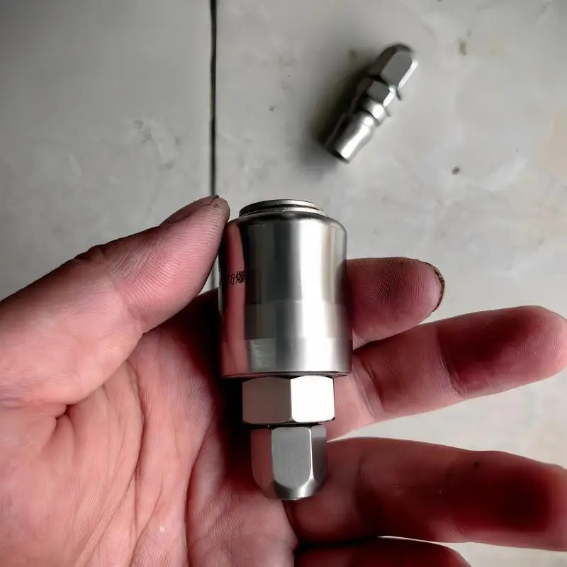 1Pc Quick connector C-type pneumatic self-locking air pipe small air cannon air compressor pump accessories pneumatic fitting