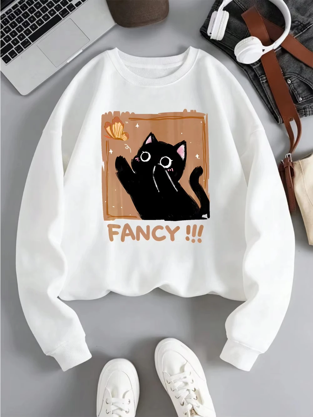 

Толстовка с капюшоном с принтом бабочки The Black Kitten Wants To Catch, женская зимняя флисовая толстовка, базовый пуловер с карманами, повседневная одежда