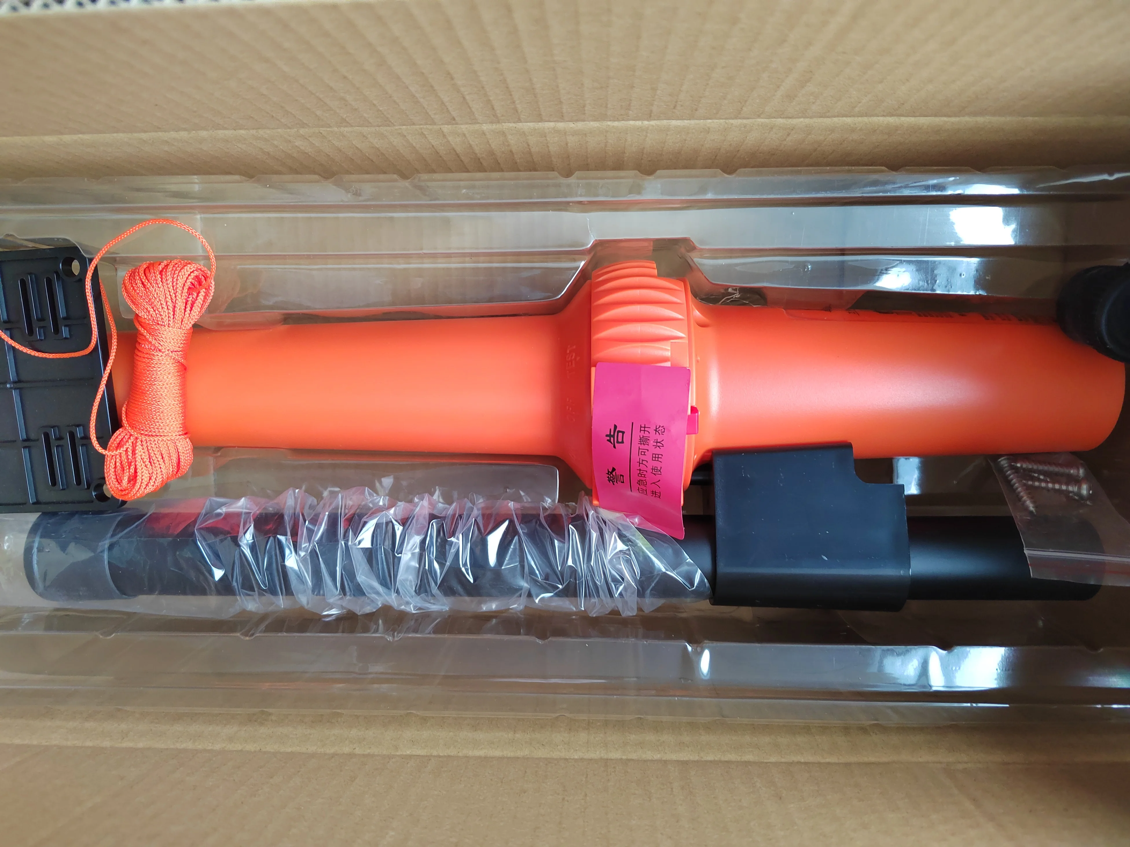 

Радарный транспондер для поисково-спасательных операций FT-501 / Радарный SART GMDSS FT-501