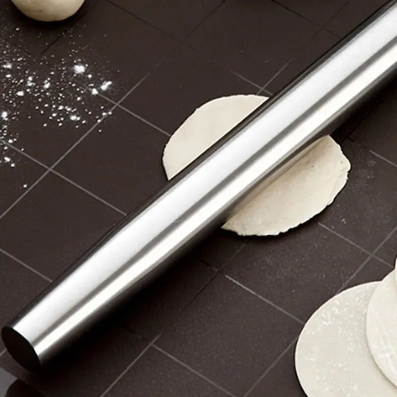 A Stainless Steel Moisture Proof And Drop Resistant Kitchen Baking Tools Household Non-Deformable Rolling Pin Flour Crust Press