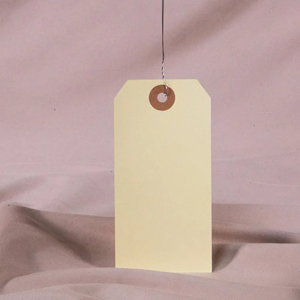 100 قطعة تسميات الأسعار مانيلا سلك العلامات مع الثقوب الشحن التعبئة والتغليف السلكية علامات فارغة قوي مانيلا العلامات مجلد الملفات وضع العلامات