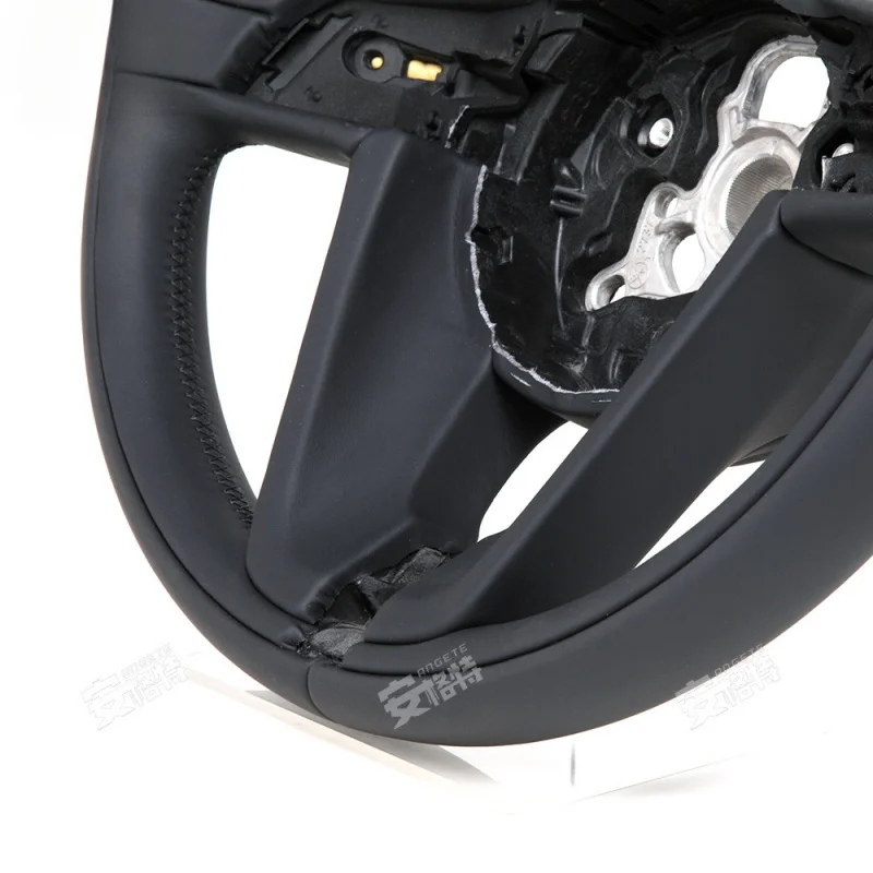 For Bentley Bentayga/Flying Spur/Continental (2018-2020) Retro High-End Full Leather Steering Wheel (British Spec, Modification