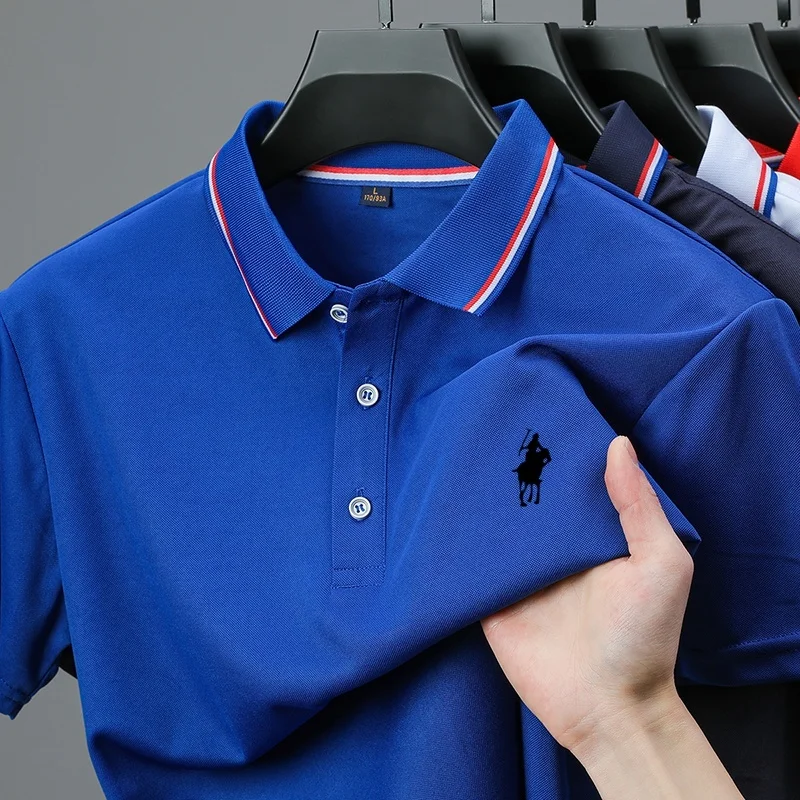 Herren Kurzarm-Poloshirt mit Emblem auf der linken Brust, mehrfarbigem Kragenbesatz, dreiknopfiger Knopfleiste, lässiges Business-Sommer-Oberteil T-Shirt – Detail 10