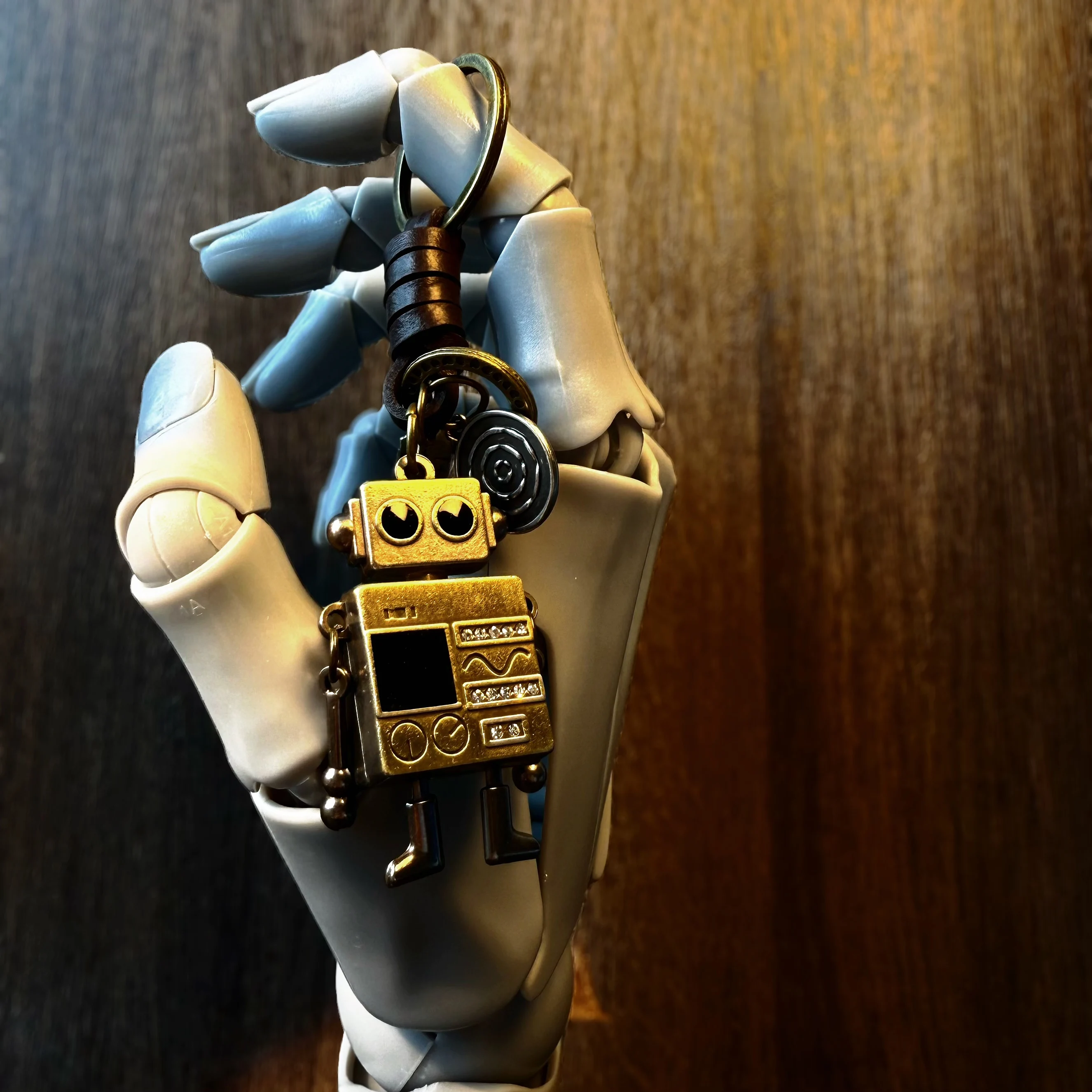Steampunk Little Robot Keychain Retro Punk Gothic Edgy Keyring Cowhide Leather Creative Bag Charms Cute Accessories Unisex Gift