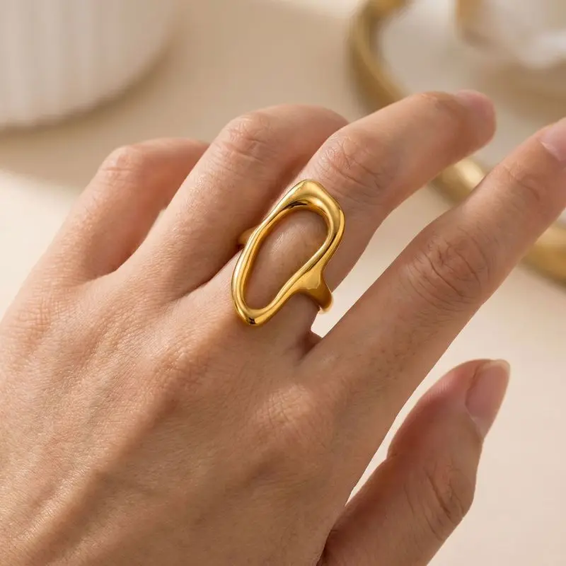 CarlidanaEuropean and American style abstract geometric line metal ring, simple and versatile for everyday wear, elegant ring