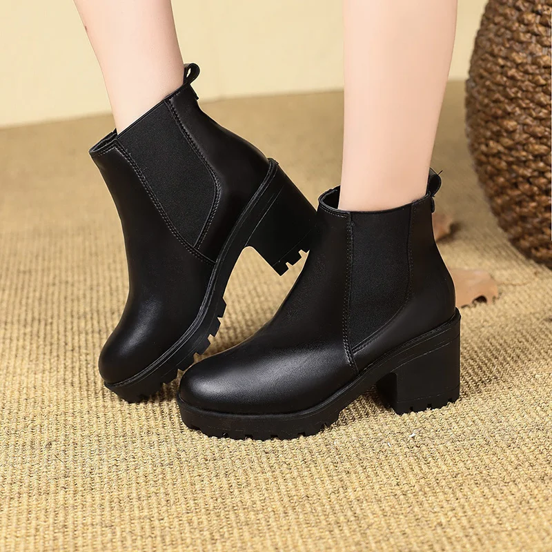 2024 Fashionable Comfortable Round Toe High Heels Casual Thick Heel Short Solid Color 2024 New Autumn Winter Women\'s Boots