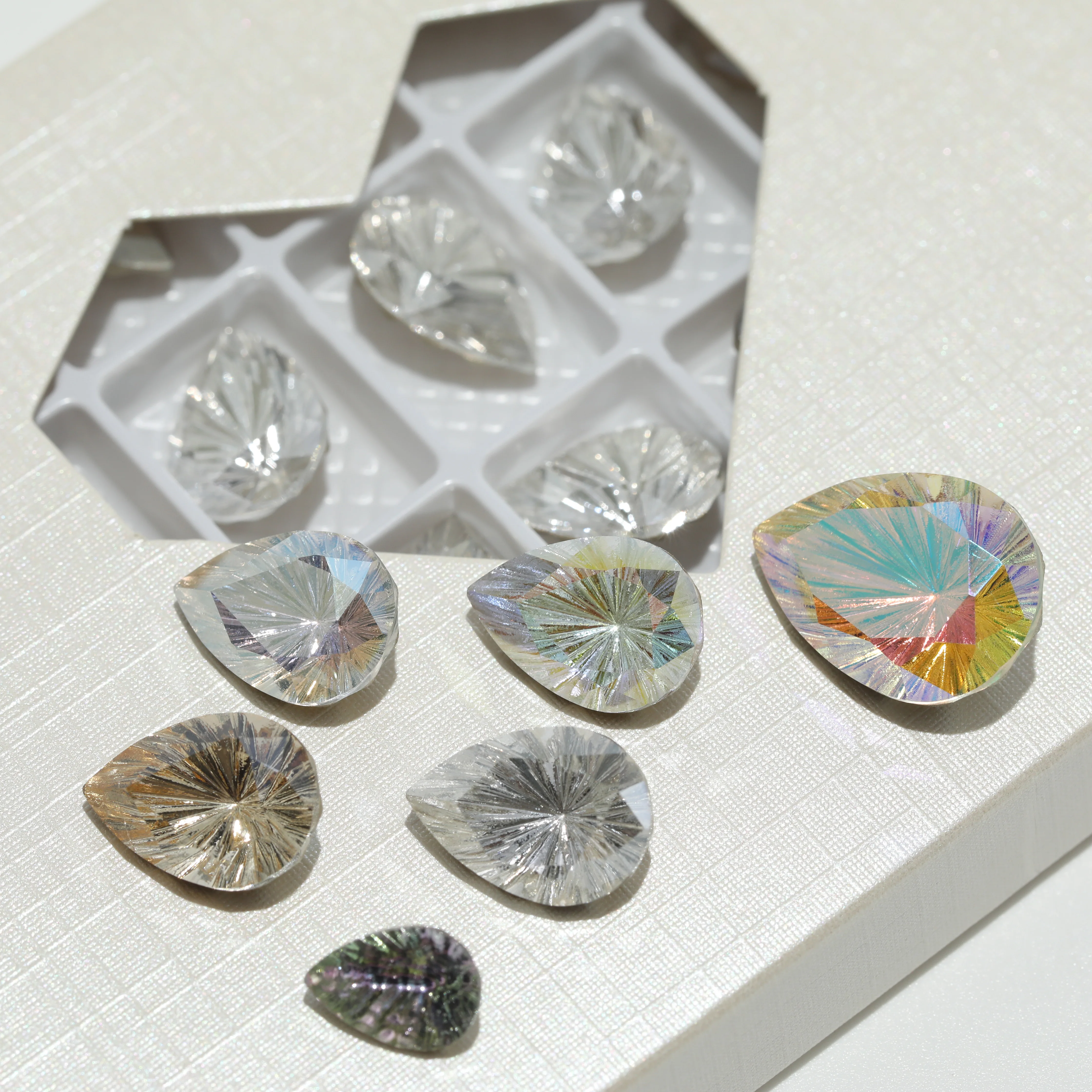 GRST Glänzende Kristall-Premium-Millennium-Serie Strasssteine DV4004 Tropfenförmige Ziersteine für DIY-Nagelkunst, Hochzeitskleider, Taschen und Zubehör – Detail 3