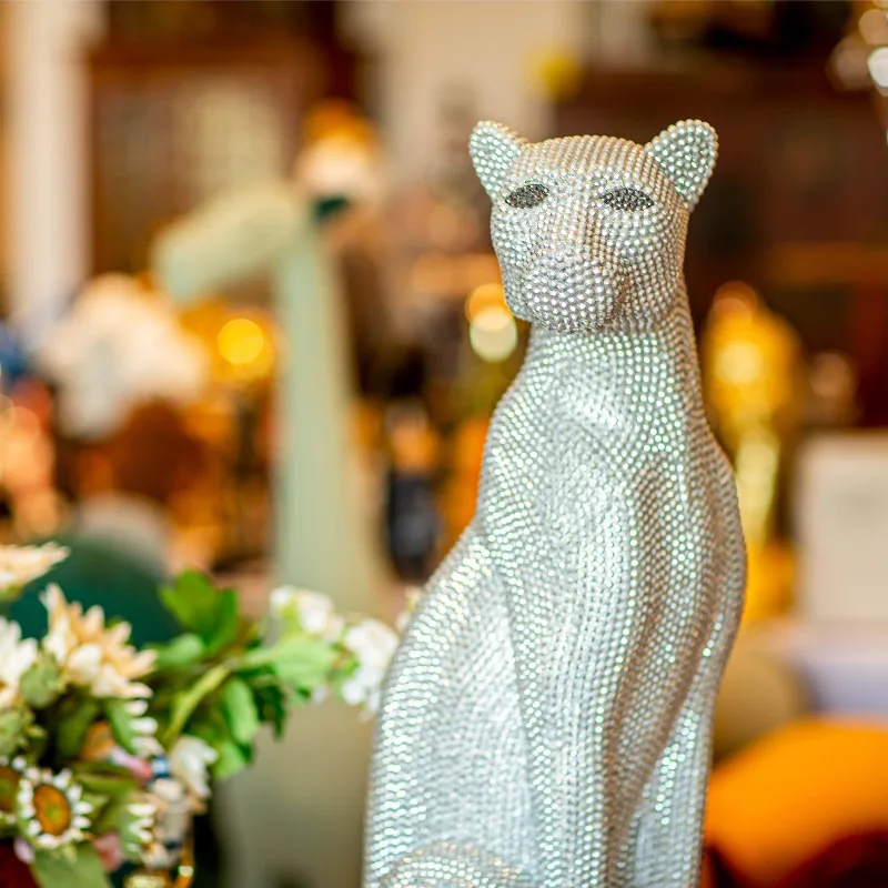 Luxury Silver Handmade Diamond Inlaid Leopard Sculpture Floor Decoration Designer Living Room Animal Statue Decorations