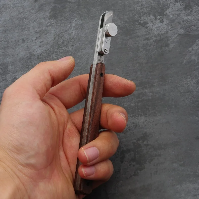 The Spacing Is Adjustable From 0.3 To 5.8mm The Spacing and Edge Line Maker Is A DIY Leather Edge Positioning Auxiliary Tool