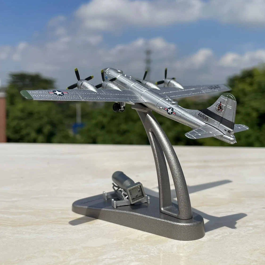 1/300 New To The Bargain Die cast Metal American B29 Super Air Fortress Bomber Model Furniture Show Collection Toys For Children