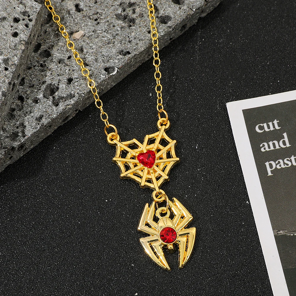 Spiderman Retro Web Heart Necklace - Creative Trend Spider Man Pendant Superhero Jewelry Personalized Accessory for Halloween view 4
