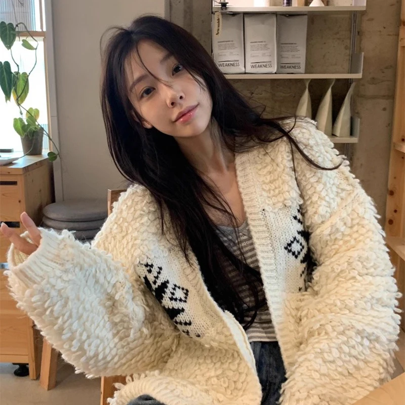 

Шикарный осенне-зимний вязаный кардиган с длинными рукавами для женщин, модный, с объемной вышивкой, пышный, короткий, верхняя одежда