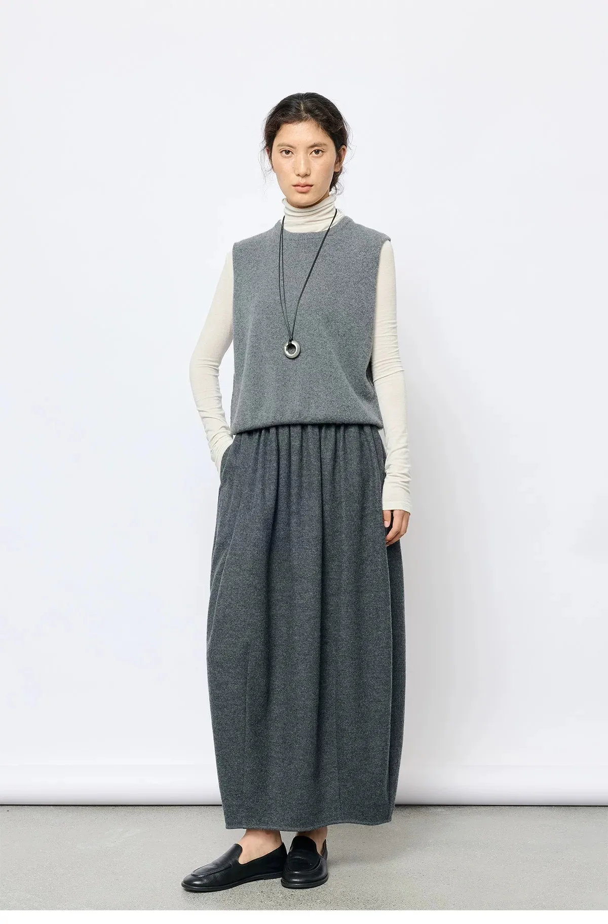 100% Wool Three-Dimensional Cut Flower Bud Skirt, Designed with a Relaxed and Lazy Style, New Model for Women in the Fall/Winter 2026 Season