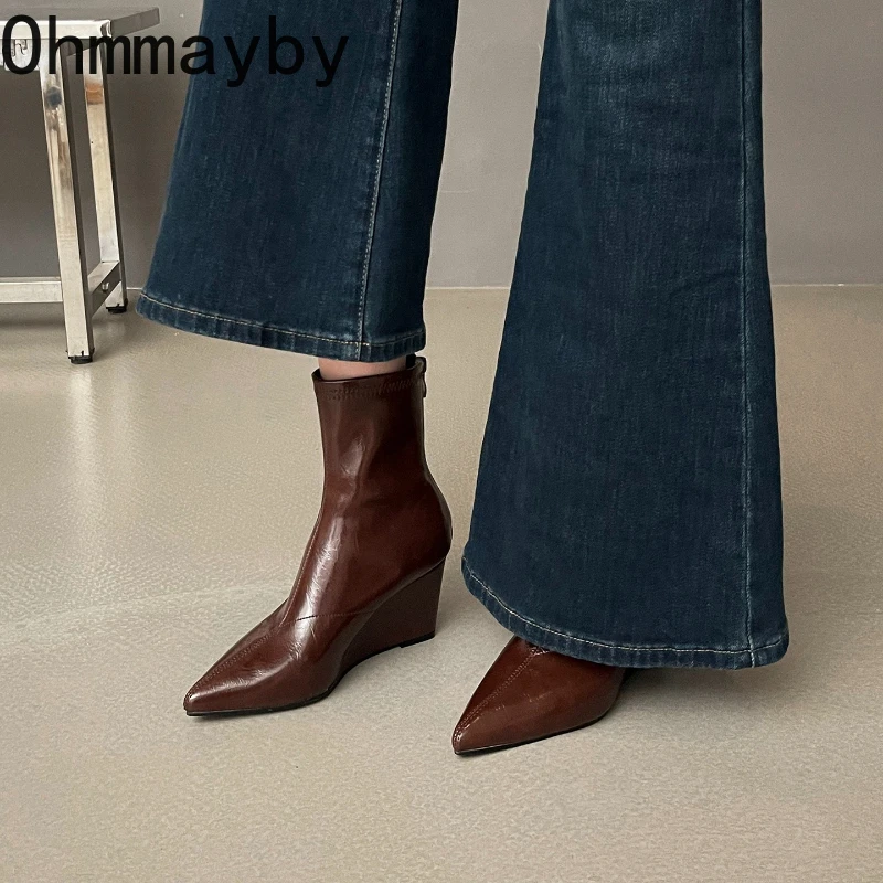 الخريف الشتاء خمر Weges كعب النساء حذاء من الجلد موضة أشار تو متجرد الأحذية الإناث الجلود الناعمة ضئيلة الجوارب القصيرة