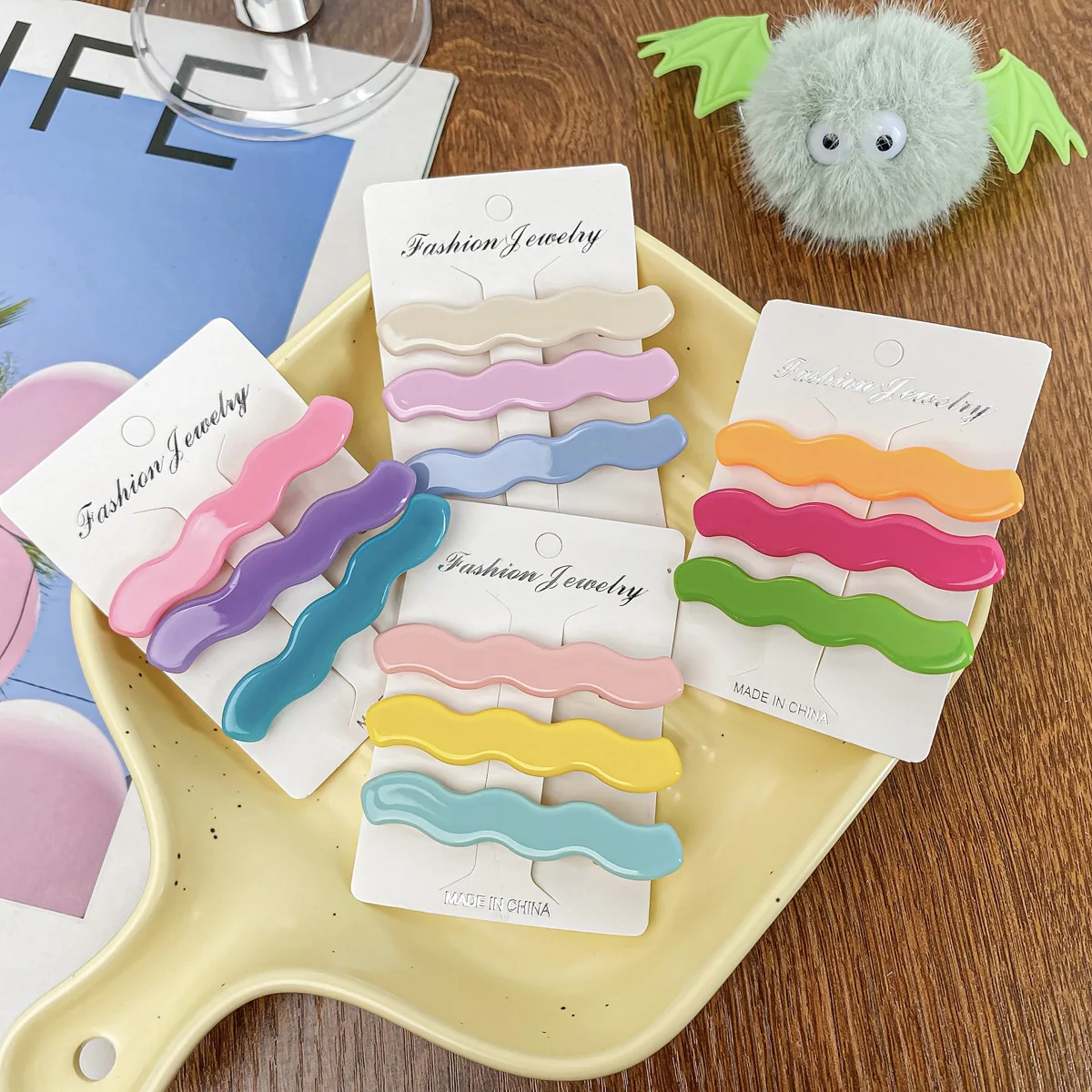Pack of 3 Macaron-colored acetic acid hairpins, wavy side bangs clips, candy-colored duckbill clips, sweet hair accessories