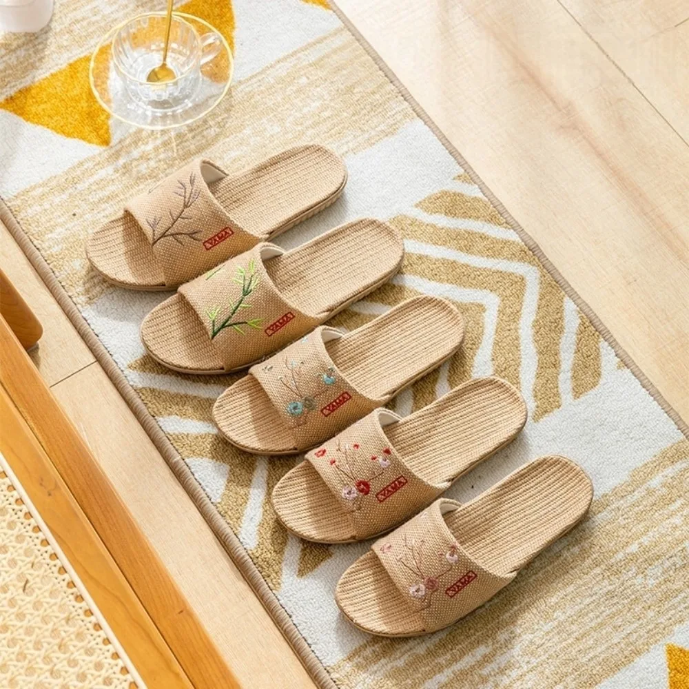 

Домашние тапочки с вышивкой цветов и бамбука, нескользящие, из льна, с узором сливового цвета, впитывающие пот, для женщин и мужчин