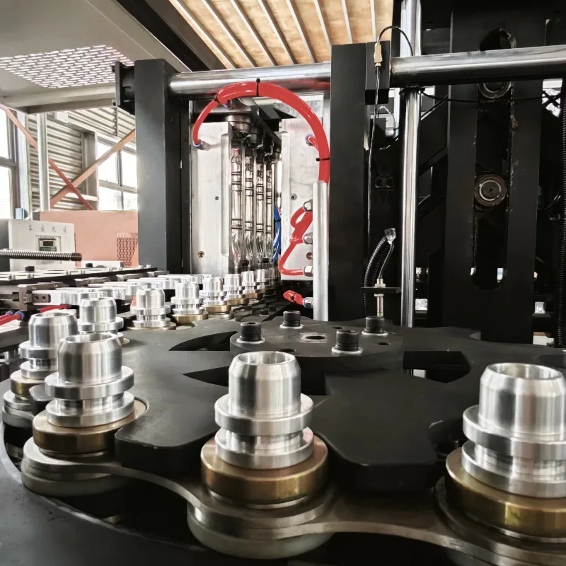 Multi-cavity High Speed Automatic Blow Molding Machine 4 Cavity Polyester Beverage Bottle Manufacturing Device