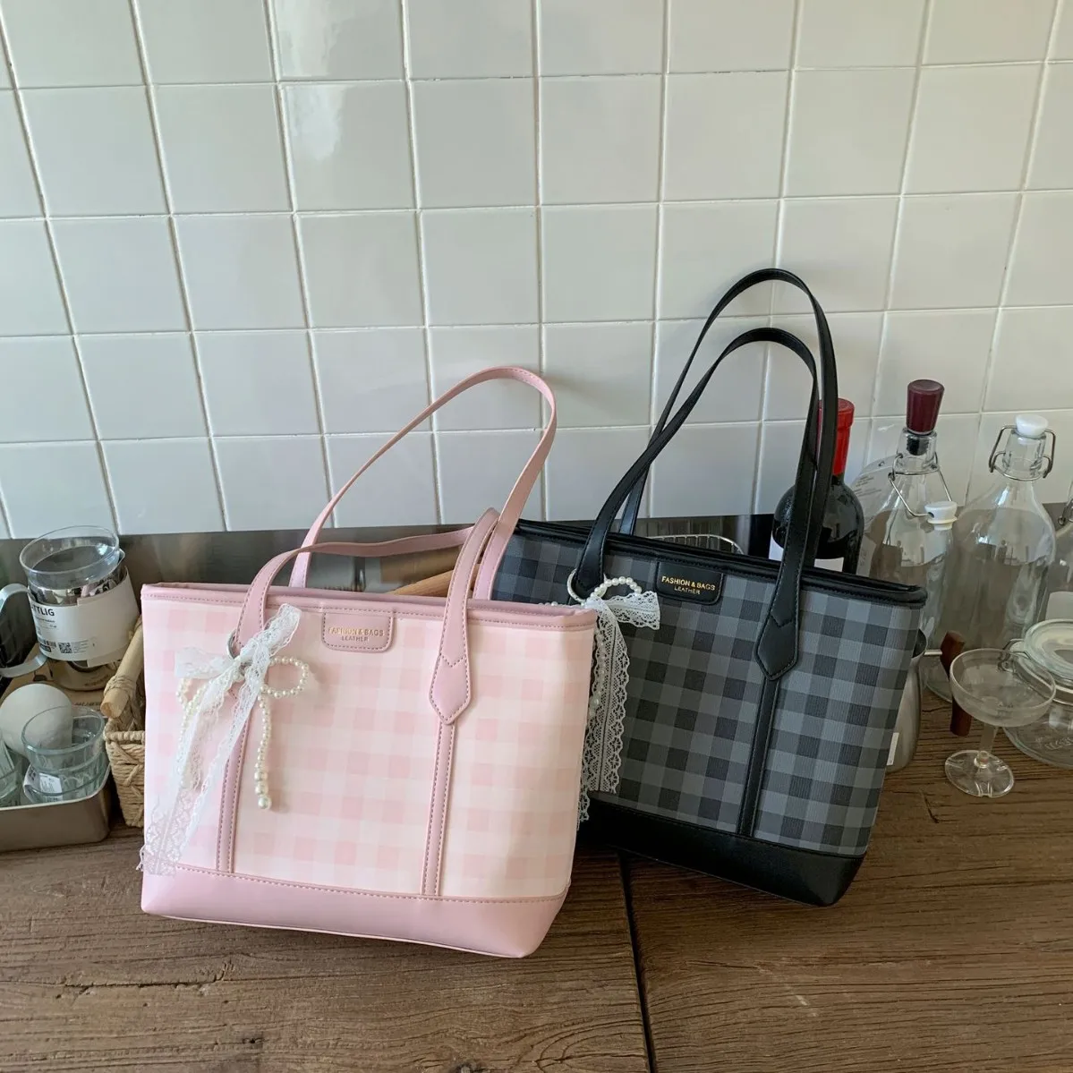 

2025 Checkered Hobo Bag | Spacious Underarm Tote in Minimalist Luxe