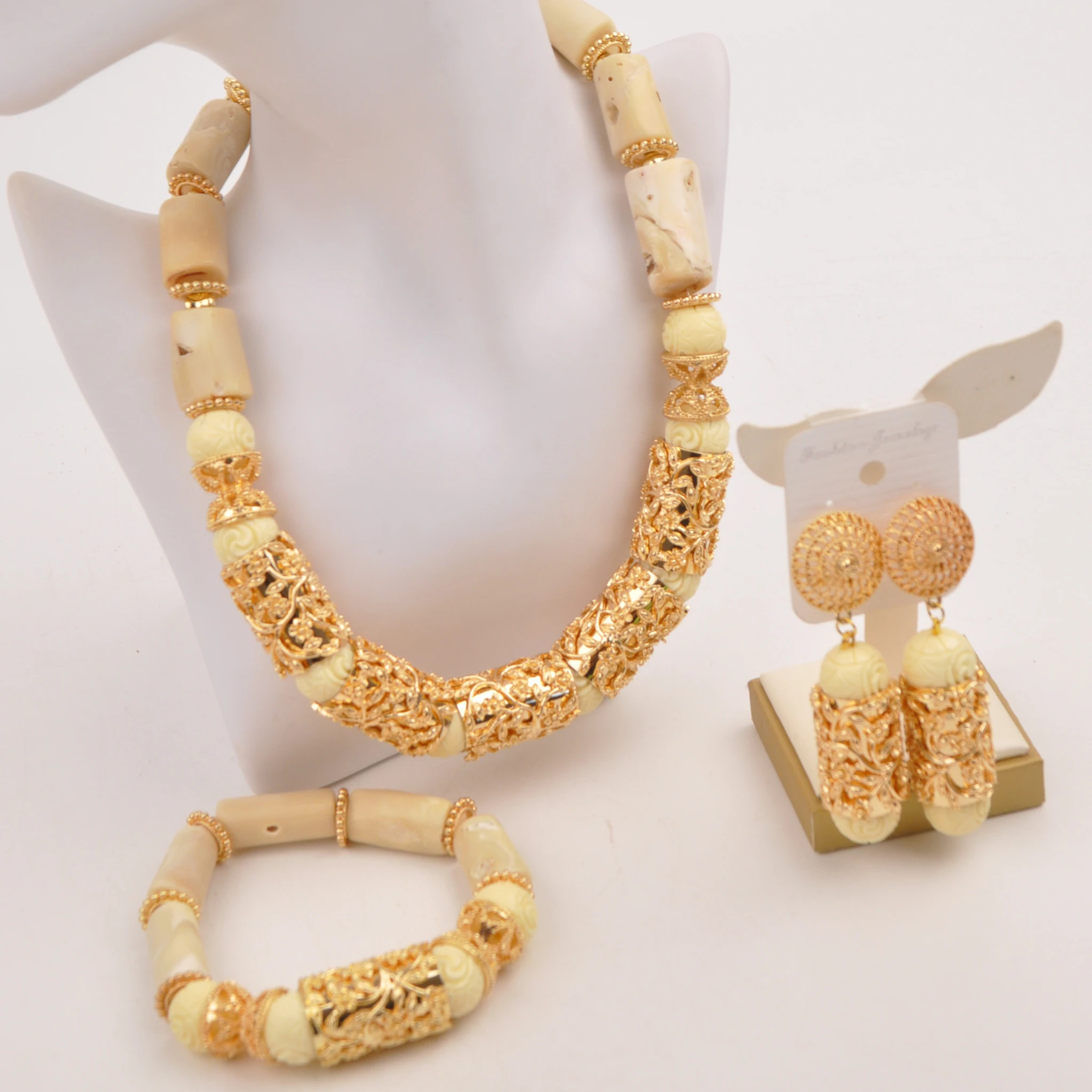 

White Coral Bead Jewelry Set