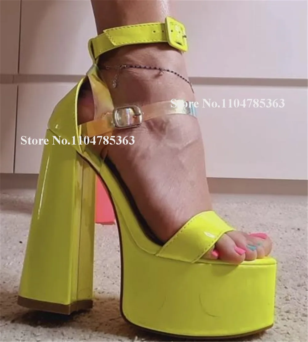 Sandali con tacco grosso in pelle verniciata rosa gialla brillante Punta aperta Cinghie in PVC Patchwork Piattaforma alta Tacco spesso Tacchi da festa