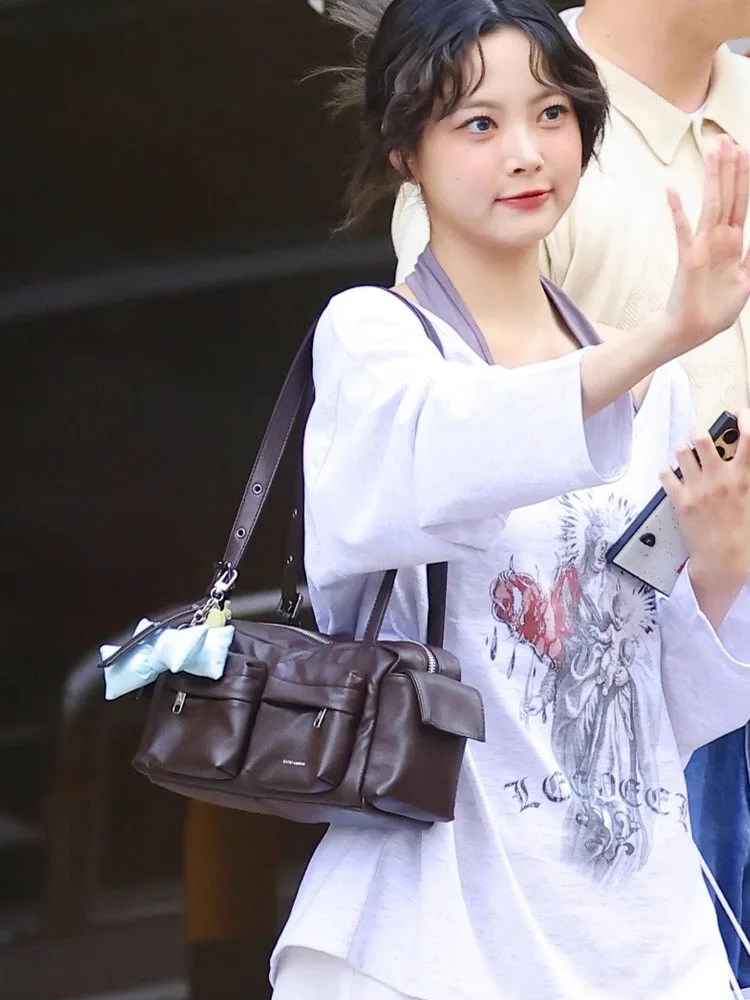 

Мотоциклетная сумка Samoondoh, сумка на одно плечо для подмышек, современная нейтральная сумка с декоративной строчкой, женская повседневная сумка среднего размера...