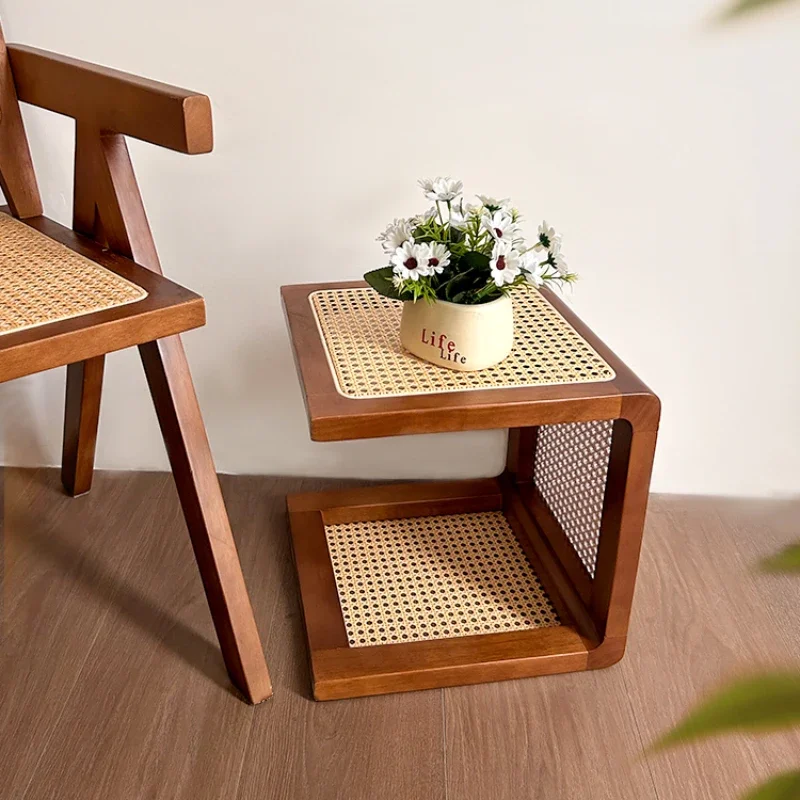 Mini Mesa Muebles para el hogar Mesas de centro modernas de lado bajo Madera Simple Medio Lujo Ligero Salón de noche Centro de Mesita nórdica