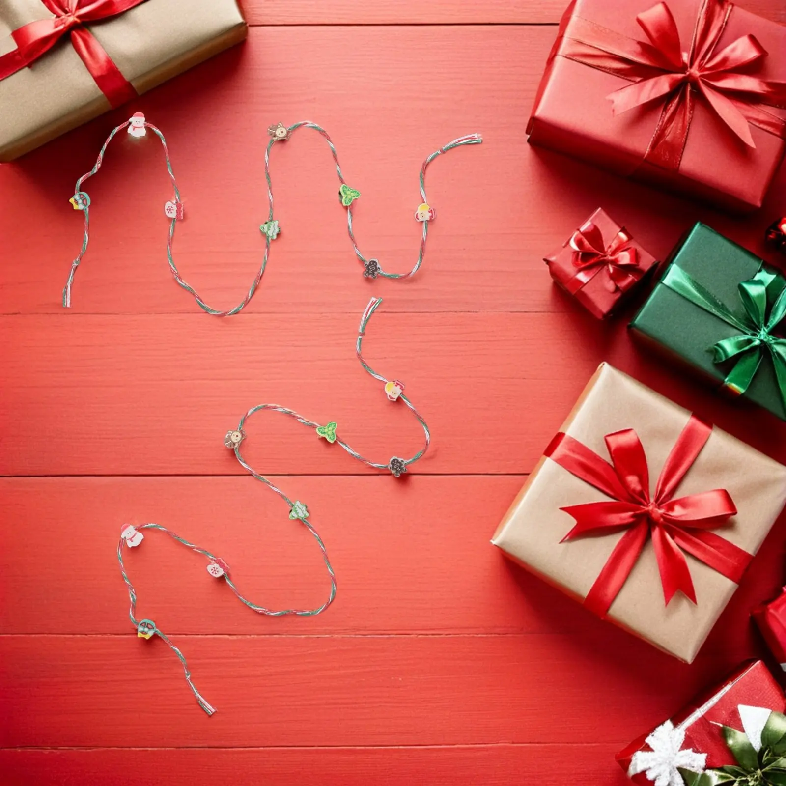 

8Pcs Miniature Christmas Garland Realistic Xmas Decor for Dollhouse Fireplace Village Scene Mini Simulation Holiday Accessories