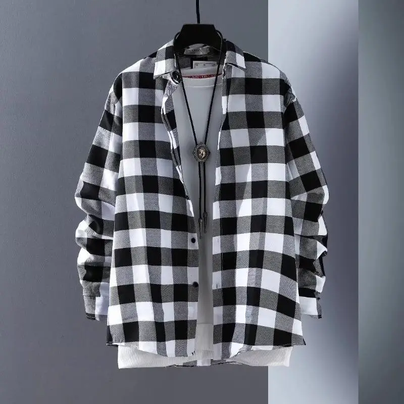 Autumn Japanese black and white checkered long sleeved shirt for men with a niche design Retro Hong Kong style loose fitting